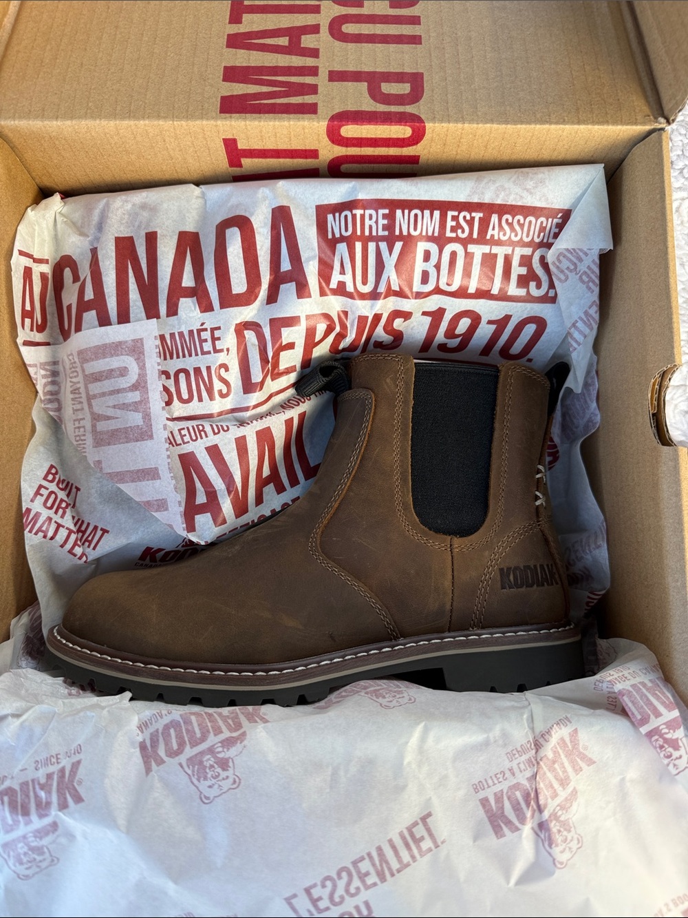 Kodiak Brown Women’s Chelsea Boots Bralorne
